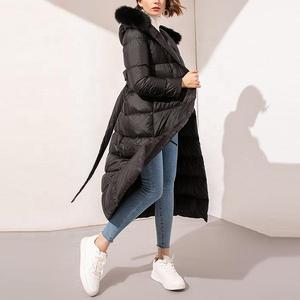 <span class=keywords><strong>Manteau</strong></span> d'<span class=keywords><strong>hiver</strong></span> à capuche en fourrure pour femmes personnalisé OEM <span class=keywords><strong>Manteau</strong></span> long col en V épais et chaud Manteaux bouffants en duvet pour femmes - Product Image 5