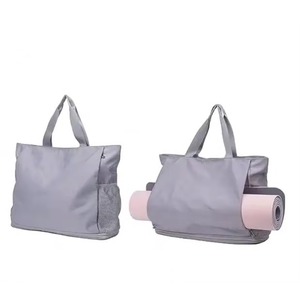 Sac de sport personnalisé pour femme, fabriqué en usine BSCI - Product Image 1