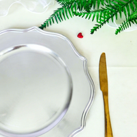 Assiette de Présentation en Plastique PP Doré à Motif Feuille, Style Américain, Personnalisable, Pigmentée, Durable, pour Fêtes et Événements, Vente en Gros