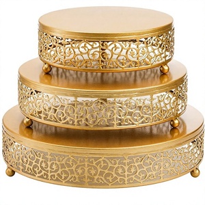 Décoration de table de mariage de style européen, support à gâteau à étages en fer forgé, plateau à fruits, plateau à desserts, ensemble de trois pièces - Vente en gros en Chine - Product Image 1