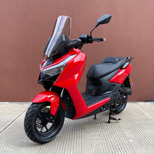 Nuevo diseño <span class=keywords><strong>Leibao</strong></span> 150cc Scooter de gasolina de 4 tiempos Velocidad máxima 95kmh Frenos de disco traseros delanteros refrigerados por aire Motocicletas potentes para adultos - Product Image 3