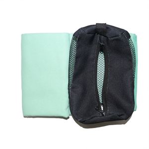 Serviette de sport portable en microfibre, couleur unie, séchage rapide, absorbante, pour la salle de sport, la plage, le fitness - Réutilisable et facile à nettoyer - Product Image 2