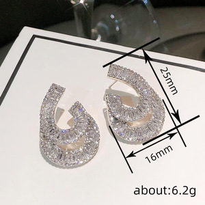 Orecchini Pendenti in Cristallo Geometrico a Goccia per Donne, Eleganti Accessori per Abiti da Festa - Product Image 4
