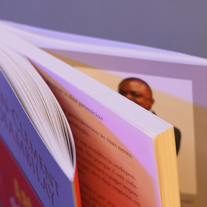 Impresión de Libros de Texto con Encuadernación Perfecta Personalizada, CMYK a Todo Color, Libro de Texto Profesional para Universidad - Product Image 1