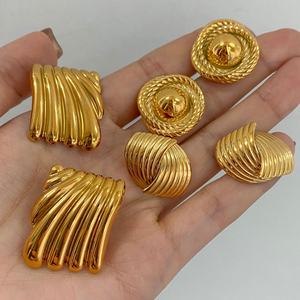 Aretes Personalizados al por Mayor, Resistentes al Agua, de Acero Inoxidable, Chapados en Oro de 18k, Aretes Finos para Mujeres y Adolescentes - Product Image 4
