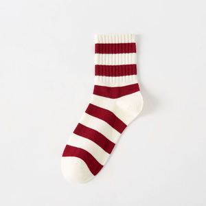 <span class=keywords><strong>Chaussettes</strong></span> pour femmes en coton à <span class=keywords><strong>rayures</strong></span> rouges avec nœud papillon <span class=keywords><strong>Chaussettes</strong></span> pour femmes à la mode Vente en gros - Product Image 6