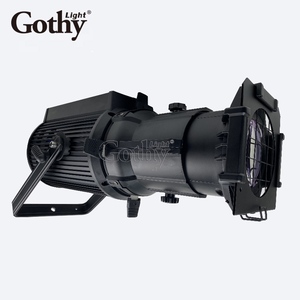 Projecteur LED Mini Profil RGBW 200W-400W IP20 avec 5-50 Lentilles Interchangeables CRI 95+ Silencieux Contrôle DMX512 en Alliage d'Aluminium - Product Image 4