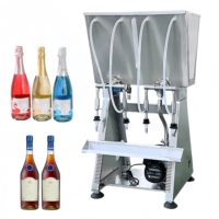 Machine de remplissage semi-automatique à 4 têtes pour vin, whisky, eau pure, jus, liqueur et autres liquides en bouteilles PET