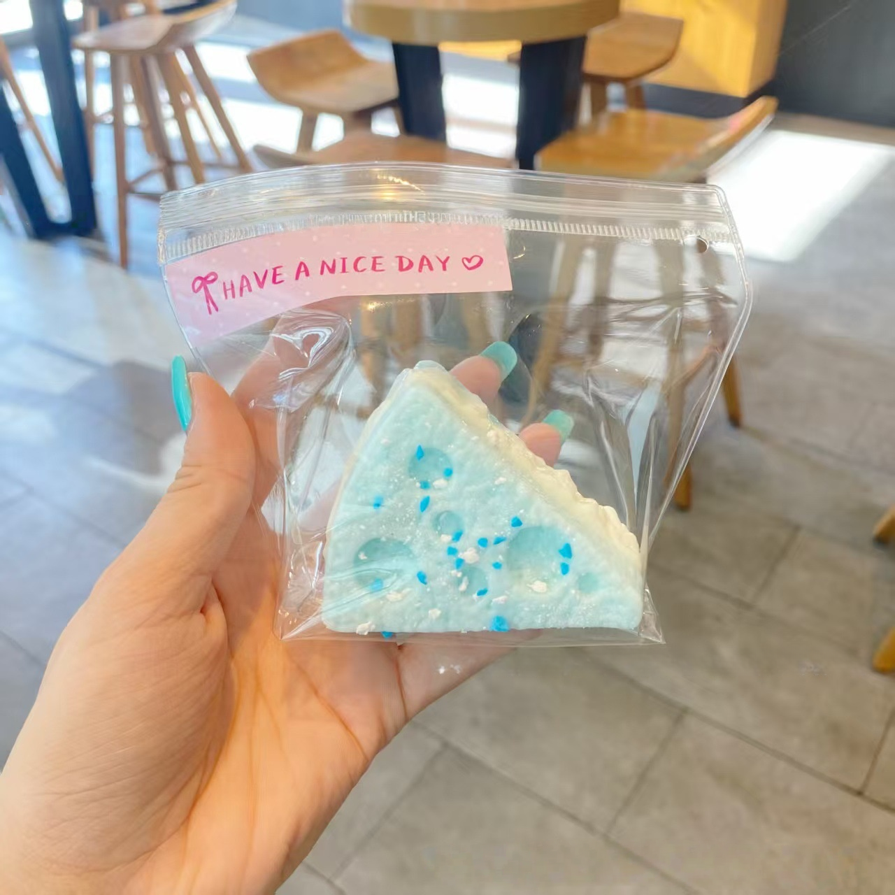 Triangular Cheese Sandwich [Blue]