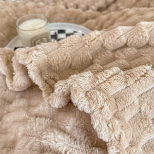 Couverture d'Hiver Épaisse Couleur Unie Taille Super King Queen en Velours Doré à Carreaux en Polaire Corail Façon Sherpa - Product Image 5