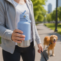 Bouteille d'eau pour chien en acier inoxydable 2-en-1 anti-fuite de 32 oz avec distributeur d'eau pour les promenades en plein air