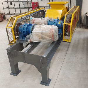 Concasseur à rouleaux double, concasseur de pierres à rouleaux, 15t/h, équipement minier avec moteur AC, économie d'énergie - Product Image 1