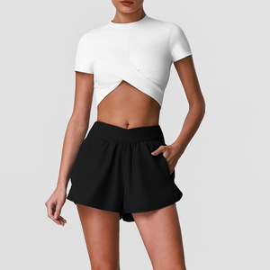 Ensemble de sport 2 pièces respirant à séchage rapide pour le tennis : haut court croisé et short taille haute avec poches pour la course, la gym et le yoga - Product Image 1