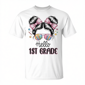 Camiseta para niñas de primer grado con diseño de lazo para el pelo y gafas de sol, regreso a clases - Product Image 2