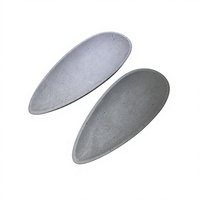 Plateau à bijoux décoratif en forme de feuille en résine de ciment texturé gris clair mat effet pierre