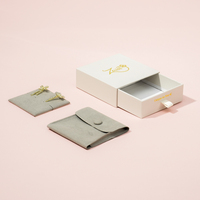 Boîte à bijoux en carton avec logo personnalisé, emballage de boîte à bijoux blanche pour bracelets rigides avec logo