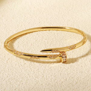 กำไลข้อมือทองชุบ 18K ลายดอกโคลเวอร์ ประดับเพชรซิคอน แฟชั่นสำหรับผู้หญิง ขายส่ง - Product Image 4