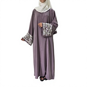 Abaya élégante et modeste pour femmes, ornée de perles, couleur rose poudré, manches longues, coupe ample, longueur au sol - Product Image 6