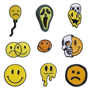 Broche visage souriant personnalisé Options multicolores jaune bleu rose rouge alliage de zinc forme ronde idée cadeau - Product Image 5