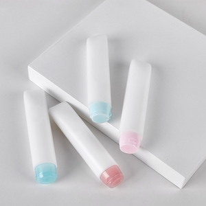 Botella vacía exprimible para envasado de cosméticos, lociones, cremas de manos, limpiadores faciales, con acabado mate. - Product Image 1