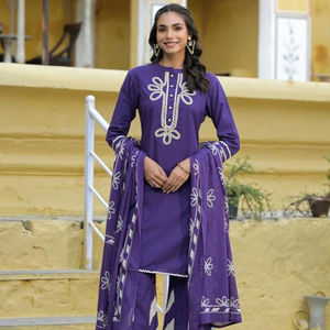 Kurta décontracté pour femme à manches longues, col rond, design moderne, violet, tendance, prix de gros - Product Image 1