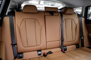 Autos Usados en Buen Estado a Precios Accesibles, BMW <span class=keywords><strong>X4</strong></span> xDrive20i SUV 2025, Listos para Enviar - Product Image 5