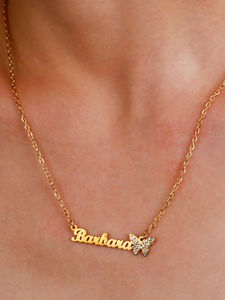 DY Personalizzato Donna in Acciaio Inox 18K Placcato in Oro <span class=keywords><strong>Nome</strong></span> Personalizzato Pietra di Zirconia con Disegno di Farfalla Ciondolo Collana - Product Image 3