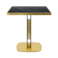 Table de restaurant de luxe sur mesure en pierre frittée carrée, base en acier inoxydable or et noir pour hôtel et bistro