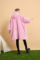 Oversized 100% polyester Sherpa hooded sweatshirt deken, aanpasbaar ontwerp, anti-pilling, draagbaar winterkleding