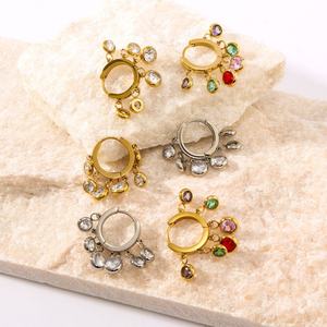 Boucles d'oreilles créoles en acier inoxydable plaqué or PVD 14k 18k coréen, anti-ternissement, avec zircon, bijoux de mode pour femmes, vente en gros - Product Image 2