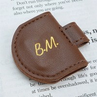 Clip de stylo de signet magnétique en cuir PU peut être personnalisé breloque de sac, porte-crayon à double usage, signet en cuir souple exquis