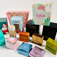 Boîte d'emballage personnalisée en or métallisé pour lacets, avec fenêtre découpée et impression du logo de la marque, pour accessoires de mode