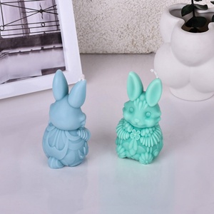 Moule en silicone Lapin de Pâques pour bougies en résine, idéal pour la décoration intérieure et les bougies parfumées - Product Image 2