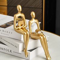 Statue assise décorative en résine légère de luxe pour maison moderne Ornement Décoration de table pour la maison