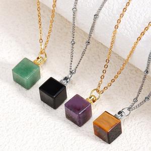 Collar con Colgante de Piedra de Obsidiana Negra en Forma de Cubo, Cristal Curativo, Amatista, Piedra Cuadrada, Botella para Difusor de Aceites Esenciales - Product Image 1