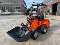 Industrieller Mini-Radlader mit 4WD-Hydrauliksystem, Wasserkühlung & Elektrostart, 800kg Hubkraft für den Einsatz in der Landwirtschaft