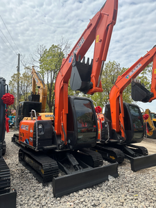 Excavatrice Hitachi ZX60 d'occasion, 6 tonnes, hydraulique, sur chenilles, d'origine japonaise, en bon état, faible nombre d'heures, prix avantageux - Product Image 1
