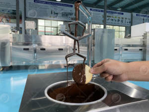 Máquina pulverizadora dispensadora de Chocolate caliente con tanque de fusión pequeño de alta calidad de 5,5 l a la venta - Product Image 6