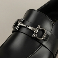 Boucles de chaussures en alliage de zinc brossé écologiques et durables en forme de fer à cheval avec couleur personnalisée pour décorations de chaussures pour hommes
