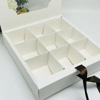 Vente en gros Boîte à gâteaux avec fenêtre à 9 compartiments Boîte à dessert en papier avec intérieur divisé pour gâteaux et pâtisseries