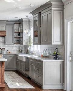 Armoire en bois massif de style américain, armoires de cuisine modernes avec îlot - Product Image 2