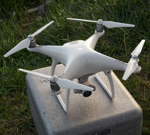 Dron Profesional Phantom 4 Original de <span class=keywords><strong>Segunda</strong></span> <span class=keywords><strong>Mano</strong></span> con Cámara 4K CMOS de 1/2.3 Pulgadas, Gimbal de 3 Ejes, 5 KM de Alcance y 8 Minutos de Vuelo - Product Image 5