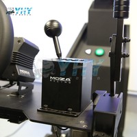 Chaise de simulateur de conduite de cockpit avec moniteur à lunette étroite de 3x32 pouces Ultimate Racing Professional Motion Racing Simulator