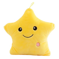 Pabrik grosir HQ warna-warni bantal lempar bercahaya boneka lembut bantal bersinar lucu bintang lima titik mainan mewah boneka mainan anak-anak