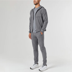 بدلة رياضية رجالية مقاومة للرياح بشعار مخصص، مقاومة للماء وسريعة الجفاف، مناسبة للأنشطة الخارجية واللياقة البدنية والجري والتدريب - Product Image 1