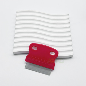 Outil de toilettage pour chiots et chatons, peigne anti-puces en acier inoxydable à dents fines, peigne à poux portable mini pour animaux de compagnie - Product Image 6
