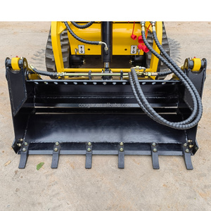 COUGARS Godet multifonction 4 en 1 pour mini-chargeuse compacte, avec grappin et lame de bouteur, ouverture à 106 degrés, logo personnalisé OEM - Product Image 1