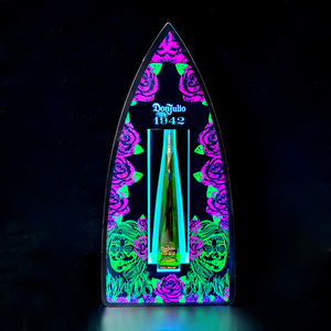 ชั้นวางไวน์อะคริลิคทรงสามเหลี่ยม Don Julio 1942 พร้อมไฟ LED ลายกุหลาบ สำหรับใช้ในบาร์หรืองานปาร์ตี้ - Product Image 1