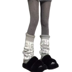 Calentadores de piernas de punto Fair Isle, calcetines gruesos de invierno con patrón de copos de nieve blancos y granate para mujer, moda de otoño - Product Image 3