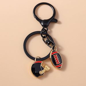Porte-clés en métal style mini casque de rugby, souvenir d'équipe sportive, vente en gros - Product Image 4